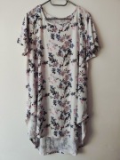 Bluzka biała w kwiaty roz.52/54 wymiary opis