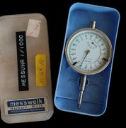 Czujniki zegarowy Braun do pomiaru bicia tarcz 1/1000. 