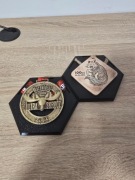 Uchwyt na medale ścienny honeycomb medal hanger