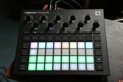 NOVATION CIRCUIT TRACKS - groovebox / syntezator / sampler