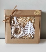 Zestaw prezentowy, ozdoby choinkowe z makramy