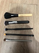 5 pędzli do makijażu