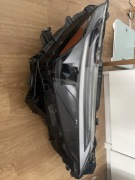 Lexus NX lampa przednia prawa