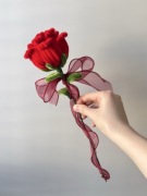 Czerwona wieczna róża na prezent