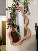 Lusterko nowe różowe falowane w stylu retro geometryczne wiszące 