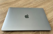 Apple MacBook Air M1. 