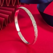 Srebrna otwarta bransoleta efekt mrozu