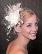 Toczek z woalką, fascynator ślubny z woalką, woalka ślubna 