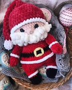 Mikołaj szydełkowy maskotka prezent mikołajki boże narodzenie gwiazdka 