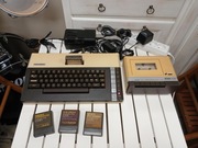 Komputer ATARI 800Xl + Kartridże z grami Atari + Magnetofon Atari 1010