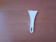 Skrobaczka do lodu do lodówki zamrażarki Sharp skrobak szpachelka