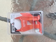 Chwytak  do łapania prowadnicy  podczas ostrzenia łańcucha Yato