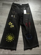 Jeansy z szerokimi nogawkami 