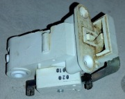 Elektro Zamek zatrzask, drzwi Zmywarki Amica ZiM 629.
