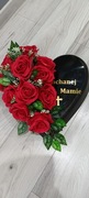 Serce dla mamy na cmentarz grób róża czerwona stroik kompozycja 