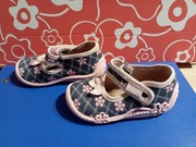 sandałki/kapcie dla dziewczynki