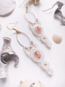 Delikatne białe kolczyki ślubne letnie makrama