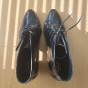 Clarks skóra naturalna 39.5 botki na obcasie 