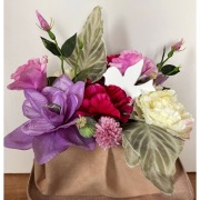 Kompozycja kwiatowa/ bukiet/ ikebana