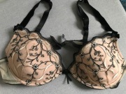 PALMERS - biustonosz z wyhaftowanymi kwiatkami