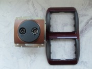 Legrand Sistena: gniazdko RTV + aluminiowa podwójna ramka, zestaw 2szt