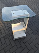 Mobilny stolik kosmetyczny/fryzjerski na kółkach z blatem szklanym 