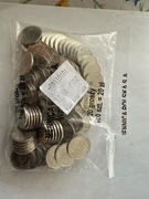 Worek 20 groszy2022. W środku 100 sztuk monet.