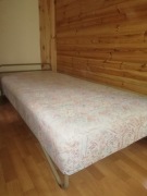używane łóżko