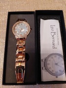 Zegarek damski z bransoletką.