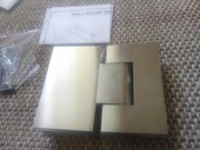 M-705-C C ZAWIAS 90 ST. - SATYNA zawias do drzwi szklanych