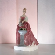 Royal Doulton Alexandra figurka
