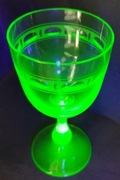 Szkło uranowe kieliszek cały uranowy szlifowany
