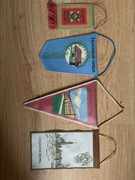 Komplet 4 pamiątkowych proporczyków.