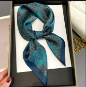 Lekki Satynowy szal damski Apaszka Nowa