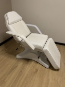 Fotel kosmetyczny hydrauliczny biały 