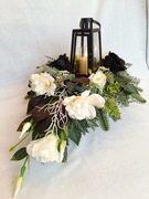 Stroik na Grób Kompozycja Nagrobna Lampion Czarny Eustoma Róża 