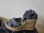 sandalki na koturnie, jeans Tommy Hilfiger r 39