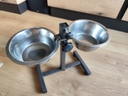 Stojak z miskami dla psa