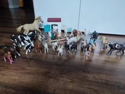 Figurki 23 koników marki Schleich (zestaw)  wraz ze stajnią