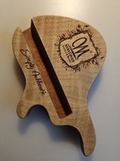 MAYONES. Ekskluzywna podstawka pod telefon.