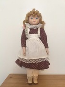 Porcelanowa lalka wys 41cm blondynka z koczkami