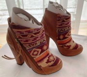 Nieużywane botki Kaporal Celie Camel rozm. 37