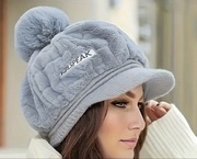 Czapka zimowa odszyta polarem szara