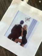 Torebka torba tote bag materiał non woven Sabrina carpenter