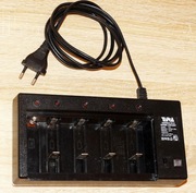 Ładowarka uniwersalna C34 ogniw Ni-Cd, Ni-MH od AAA do D oraz 9 V RETRO