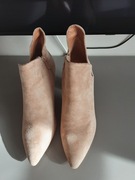 Nowe beżowe botki 40