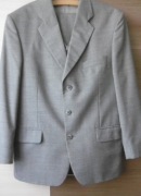 INTERMODA CLASSIC" Garnitur jasnoszary z kamizelką 170/104/90