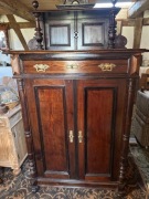 Bieliźniarka antyczna