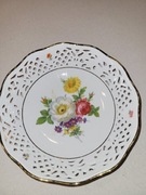 Ażurowe talerz w kwiaty 