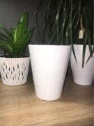 Biała donica osłonka ceramiczna 13cm średnicy